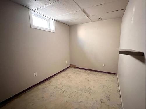 68 Beaver Drive, Whitecourt, AB - Indoor Photo Showing Other Room