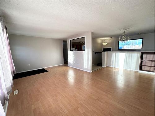 68 Beaver Drive, Whitecourt, AB - Indoor Photo Showing Living Room
