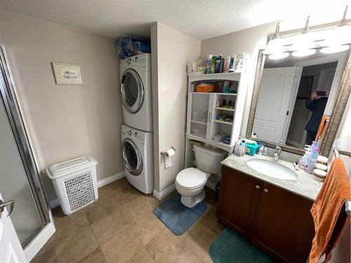 302-5037 7 Avenue, Edson, AB - Indoor Photo Showing Laundry Room