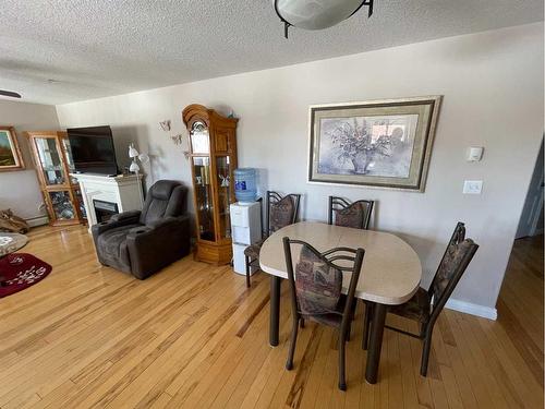 302-5037 7 Avenue, Edson, AB - Indoor Photo Showing Dining Room