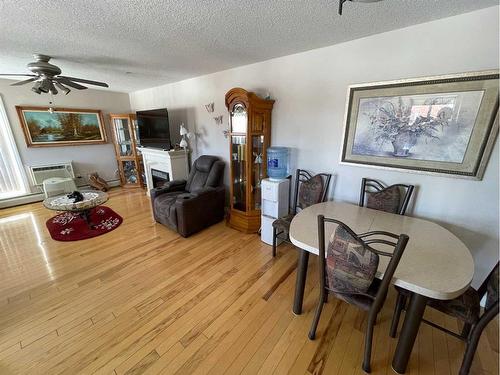 302-5037 7 Avenue, Edson, AB - Indoor Photo Showing Dining Room