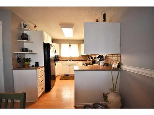559 Mountain Street, Hinton, AB - Indoor Photo Showing Kitchen