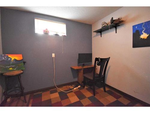 559 Mountain Street, Hinton, AB - Indoor Photo Showing Other Room