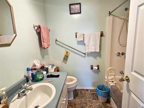 4903 7 Avenue, Edson, AB - Indoor Photo Showing Bathroom