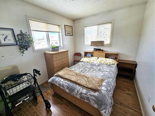 4903 7 Avenue, Edson, AB - Indoor Photo Showing Bedroom
