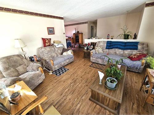 4903 7 Avenue, Edson, AB - Indoor Photo Showing Living Room