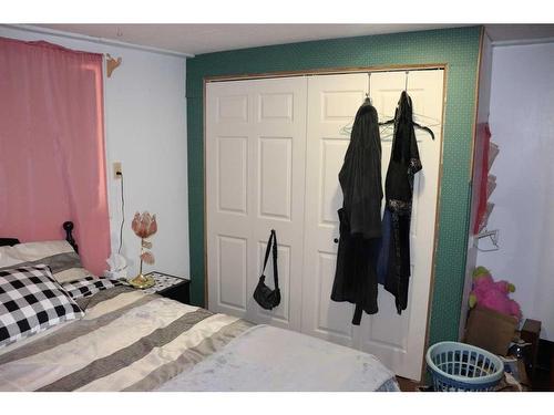 2306 13 Street, Marlboro, AB - Indoor Photo Showing Bedroom