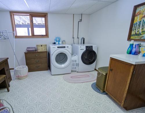 590029 Range Road 115, Rural Woodlands County, AB - Indoor Photo Showing Laundry Room