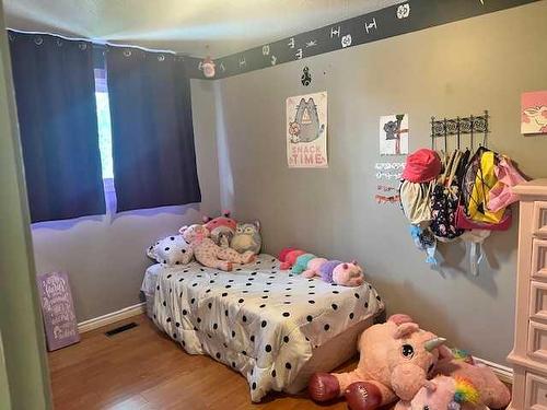 10454 105 Avenue, Grande Cache, AB - Indoor Photo Showing Bedroom
