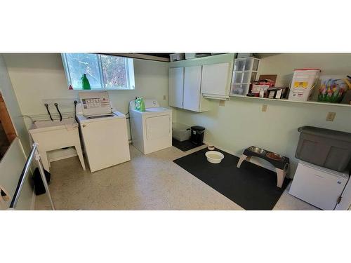 53504 Range Road 170, Rural Yellowhead County, AB - Indoor Photo Showing Laundry Room