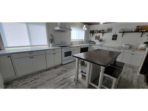 53504 Range Road 170, Rural Yellowhead County, AB - Indoor Photo Showing Kitchen