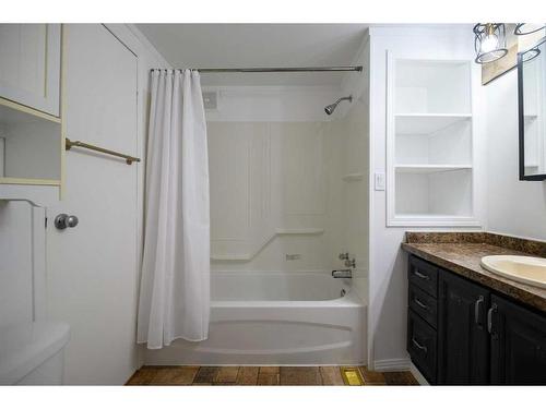 17 Paradise Valley, Rural Athabasca County, AB - Indoor Photo Showing Bathroom