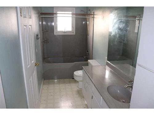 5505 13 Avenue, Edson, AB - Indoor Photo Showing Bathroom