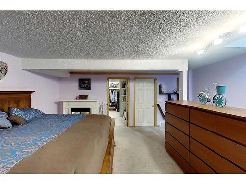 90 Park Drive, Whitecourt, AB - Indoor Photo Showing Bedroom