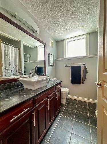 47 Poplar Drive, Whitecourt, AB - Indoor Photo Showing Bathroom