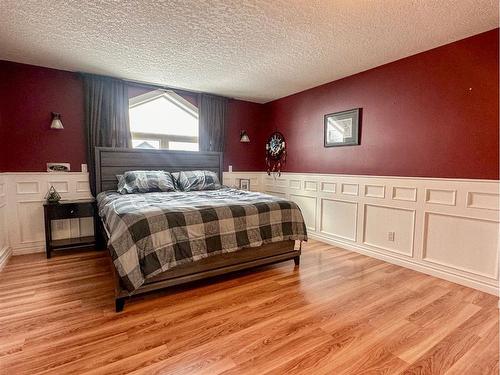 47 Poplar Drive, Whitecourt, AB - Indoor Photo Showing Bedroom