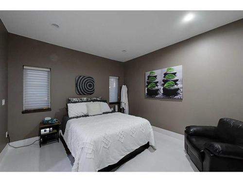 321 13 Street Se, Slave Lake, AB - Indoor Photo Showing Bedroom