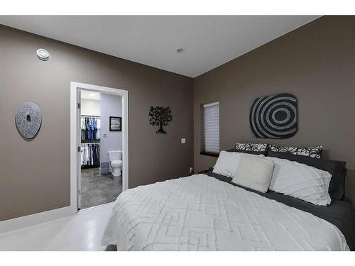 321 13 Street Se, Slave Lake, AB - Indoor Photo Showing Bedroom