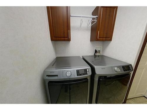 19418 530A Township Road, Rural Yellowhead County, AB - Indoor Photo Showing Laundry Room