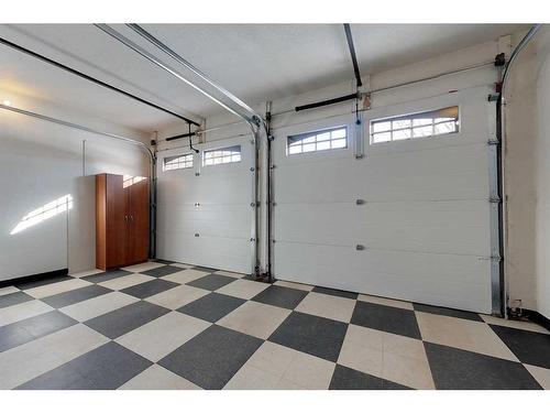 332 4 Street Ne, Slave Lake, AB - Indoor Photo Showing Garage