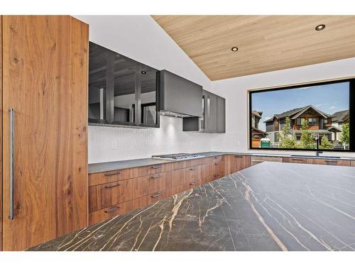 509 Stewart Creek Close, Canmore, AB - Indoor Photo Showing Kitchen