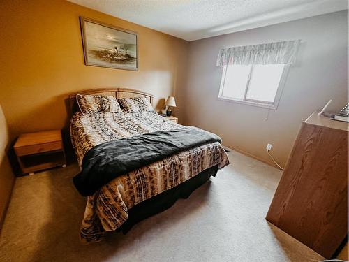 8 Park Drive, Whitecourt, AB - Indoor Photo Showing Bedroom