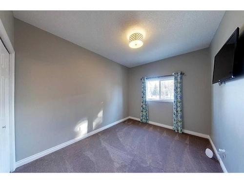 7111 South Glen Avenue, Edson, AB - Indoor Photo Showing Other Room