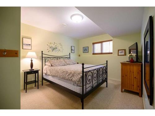 2705 46 Avenue, Athabasca, AB - Indoor Photo Showing Bedroom