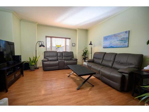 2705 46 Avenue, Athabasca, AB - Indoor Photo Showing Living Room