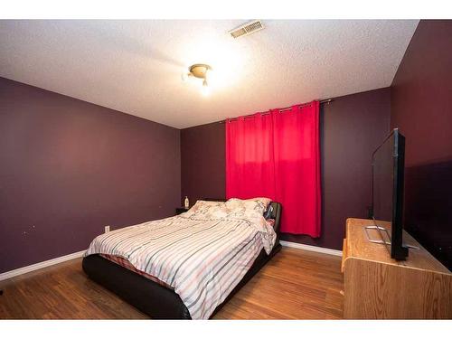 4904 50 Street, Colinton, AB - Indoor Photo Showing Bedroom