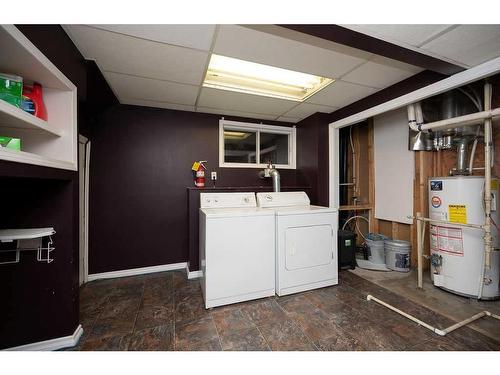 4904 50 Street, Colinton, AB - Indoor Photo Showing Laundry Room