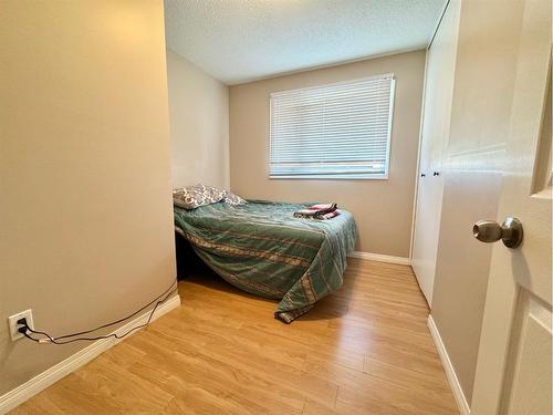 703 3 Avenue, Fox Creek, AB - Indoor Photo Showing Bedroom
