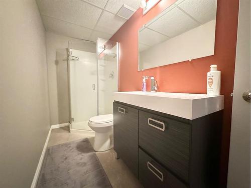 703 3 Avenue, Fox Creek, AB - Indoor Photo Showing Bathroom
