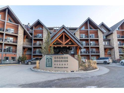 216-901 Mountain Street, Canmore, AB - Outdoor With Facade