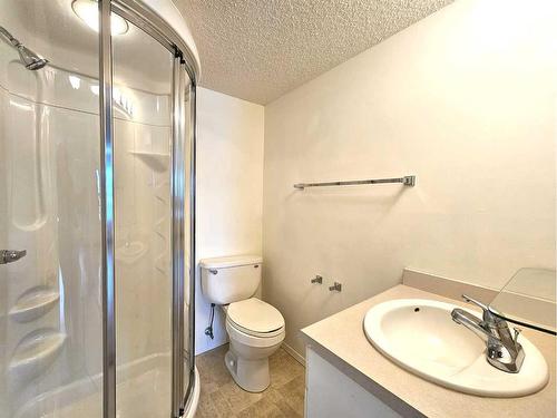 202-777 48 Street, Edson, AB - Indoor Photo Showing Bathroom