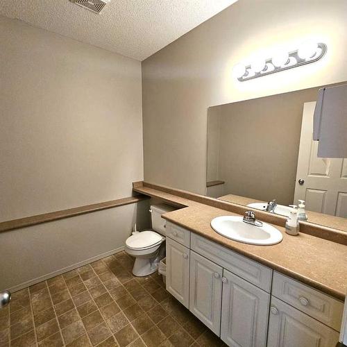 202-777 48 Street, Edson, AB - Indoor Photo Showing Bathroom