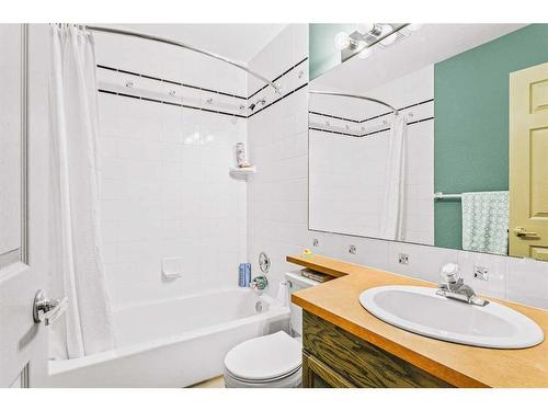 14 Antelope Lane, Banff, AB - Indoor Photo Showing Bathroom