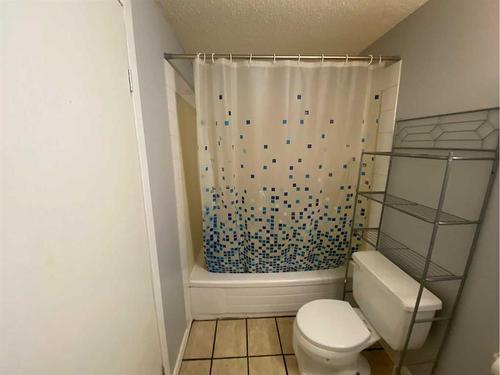 2-506 41 Street, Edson, AB - Indoor Photo Showing Bathroom