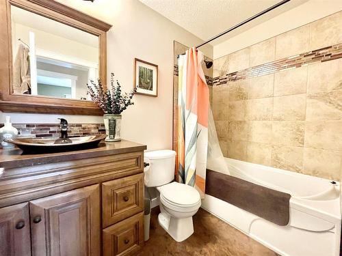 3-24426 East River Road, Rural Yellowhead County, AB - Indoor Photo Showing Bathroom