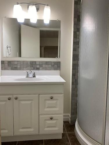 5110 6 Avenue, Edson, AB - Indoor Photo Showing Bathroom