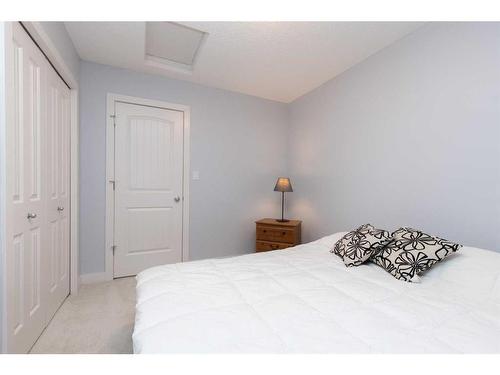 301 12 Street Se, Slave Lake, AB - Indoor Photo Showing Bedroom