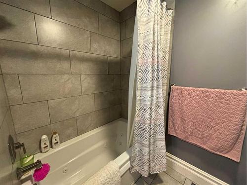 4708 42 Street, Mayerthorpe, AB - Indoor Photo Showing Bathroom