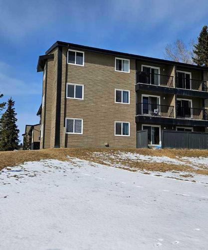 307B-5611 9 Avenue, Edson, AB - Outdoor With Balcony