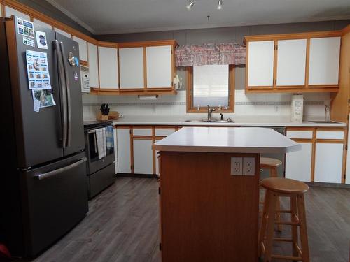 1831 63 Street, Edson, AB - Indoor Photo Showing Kitchen With Double Sink