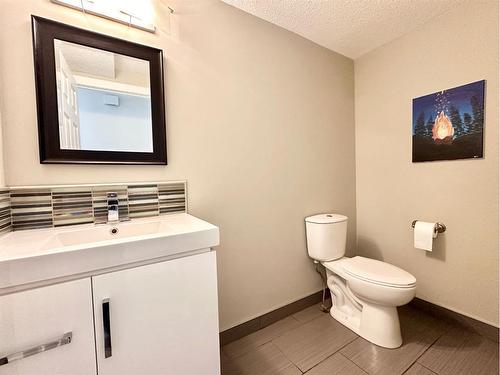63 Chickadee Drive, Whitecourt, AB - Indoor Photo Showing Bathroom