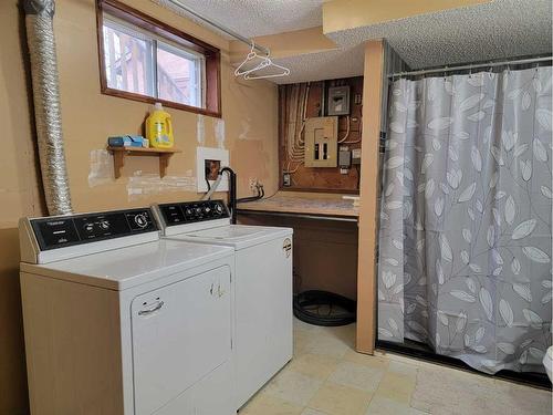 4905 54 Street, Athabasca, AB - Indoor Photo Showing Bathroom