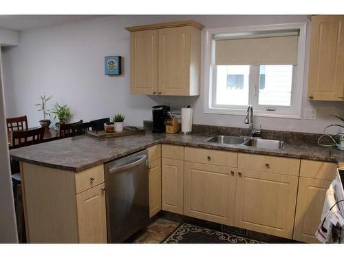 152 Mackay Crescent, Hinton, AB - Indoor Photo Showing Kitchen With Double Sink