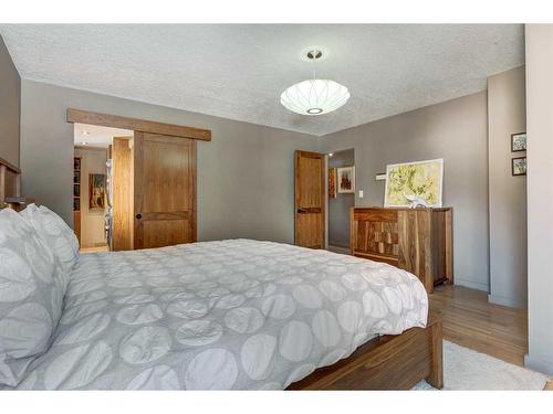 B-116 Otter Street, Banff, AB - Indoor Photo Showing Bedroom