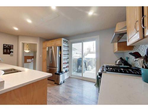 309 5 Street Ne, Slave Lake, AB - Indoor Photo Showing Kitchen With Double Sink