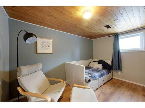 309 5 Street Ne, Slave Lake, AB - Indoor Photo Showing Bedroom